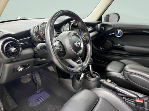 Used 2019 MINI Cooper S image 10