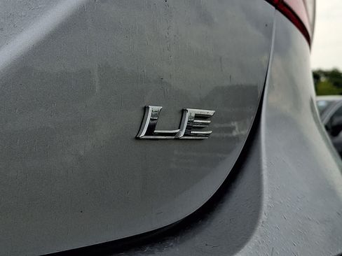 Certified 2018 Toyota Camry LE FWD image 32