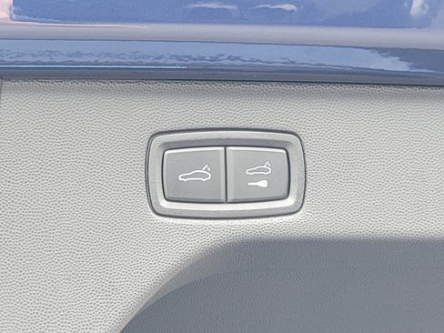 Used 2024 Porsche Macan 4 Electric image 28