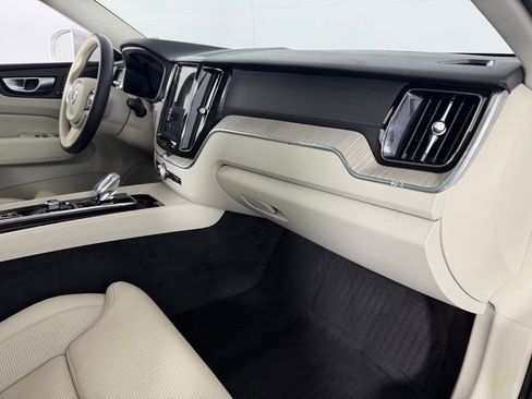 Used 2023 Volvo XC60 B5 Ultimate w/ Climate Package image 32