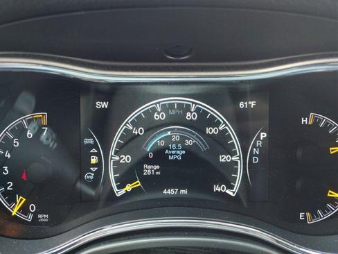 Used 2022 Jeep Grand Cherokee Laredo E AWD/4WD image 23