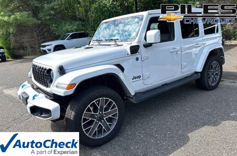 Used 2024 Jeep Wrangler High Altitude AWD/4WD image 1