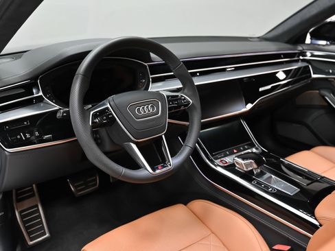 Used 2022 Audi S8 image 7