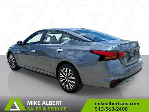 Used 2023 Nissan Altima 2.5 SV FWD image 5