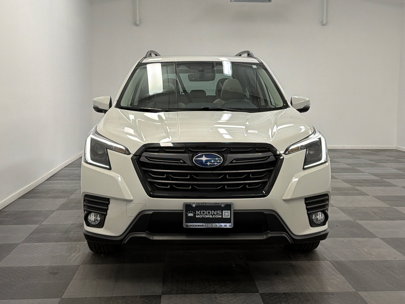 Used 2023 Subaru Forester Limited w/ Popular Package #2 AWD/4WD image 3