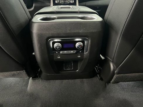 Used 2024 GMC Yukon XL Denali image 27
