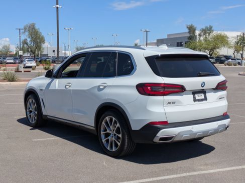 Used 2022 BMW X5 xDrive45e w/ Climate Comfort Package image 3