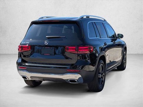 New 2026 Mercedes-Benz GLB 250 image 2