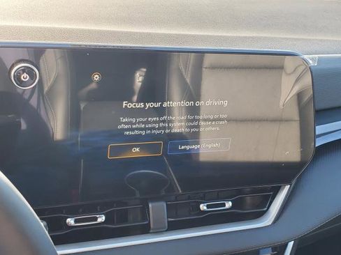 New 2026 Chevrolet Equinox LT w/ Convenience Package II image 17