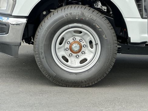New 2026 Ford F250 XL w/ XL Chrome Package image 22