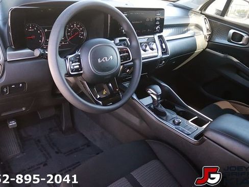 Certified 2023 Kia Sorento LX AWD/4WD image 14