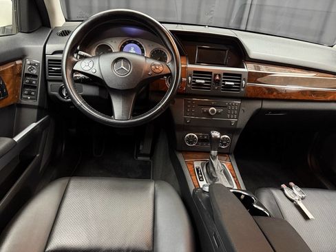Used 2010 Mercedes-Benz GLK 350 4MATIC image 16