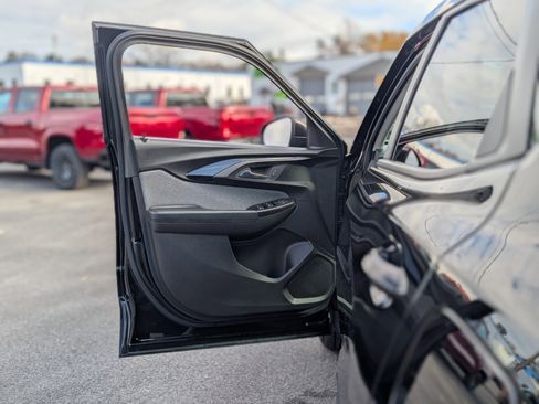 Used 2023 Chevrolet TrailBlazer LT image 26