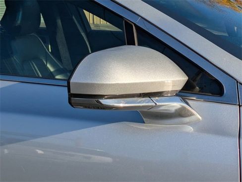 Used 2019 Lincoln MKZ Premiere image 11