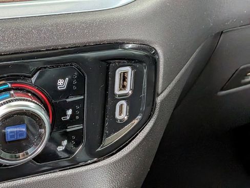 Used 2022 GMC Sierra 1500 SLT w/ SLT Premium Plus Package image 22