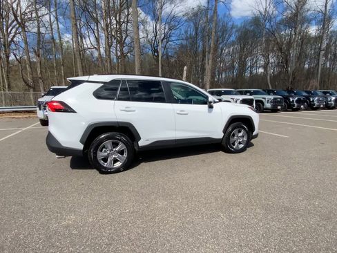 Used 2025 Toyota RAV4 XLE image 5