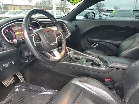 Used 2018 Dodge Challenger R/T Plus image 9