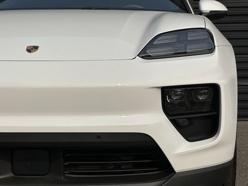Certified 2024 Porsche Macan 4 Electric AWD/4WD image 14