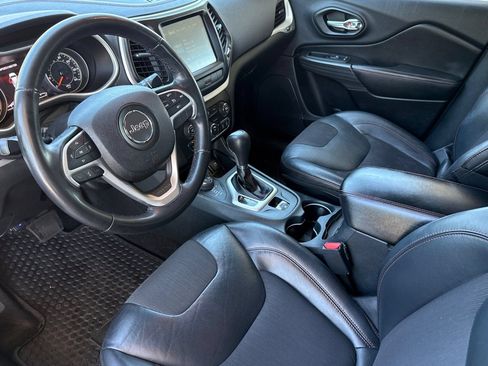 Used 2015 Jeep Cherokee Trailhawk AWD/4WD image 5