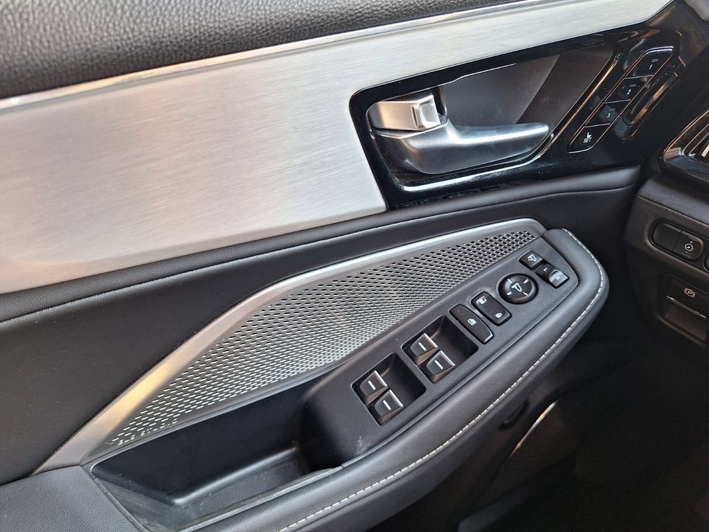 Certified 2024 Acura MDX w/ Technology Package FWD image 19