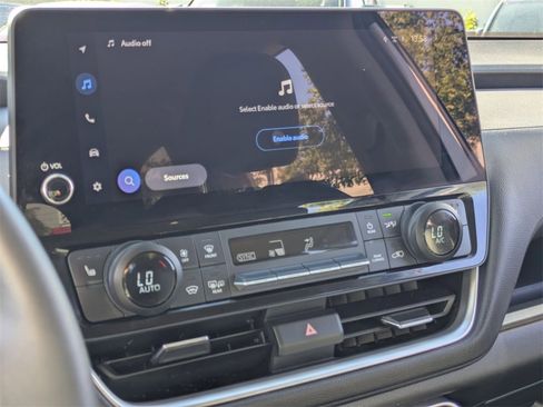 Used 2025 Toyota Grand Highlander AWD image 21