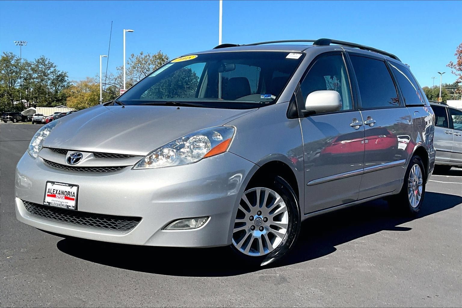 Used 2008 Toyota Sienna XLE FWD image 1
