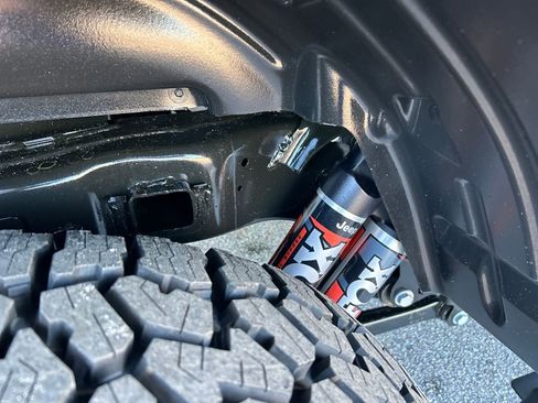 New 2025 Jeep Gladiator Mojave image 30