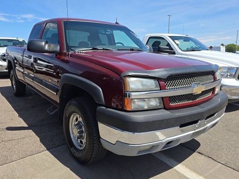 Used 2003 Chevrolet Silverado 2500 LT w/ Skid Plate Package AWD/4WD image 2