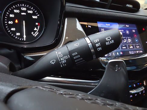 Used 2023 Cadillac XT6 Sport w/ Platinum Package image 22