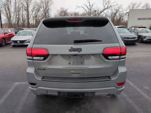 Used 2022 Jeep Grand Cherokee Laredo X AWD/4WD image 4