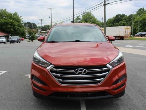 Used 2017 Hyundai Tucson SE FWD image 2