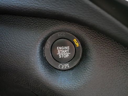 Used 2020 Jeep Cherokee Latitude Plus w/ Cold Weather Group image 28