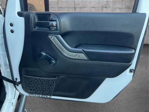 Used 2016 Jeep Wrangler Unlimited Sport w/ Connectivity Group image 20