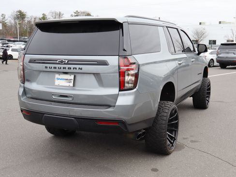 Used 2024 Chevrolet Suburban Z71 w/ Luxury Package image 10