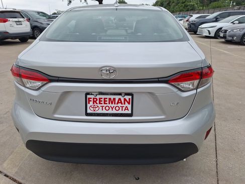 Used 2026 Toyota Corolla LE FWD image 5
