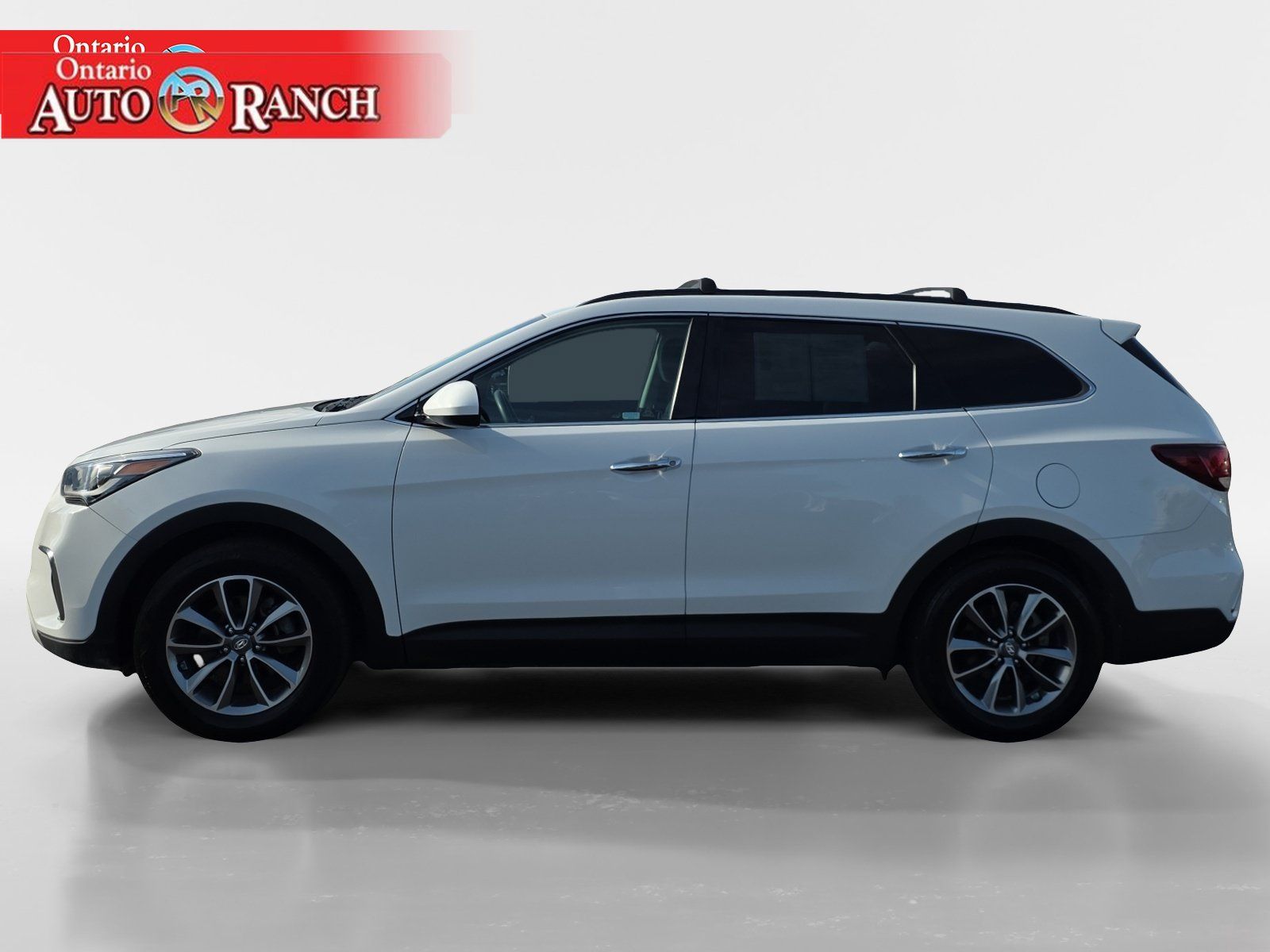 Used 2019 Hyundai Santa Fe XL SE FWD image 2