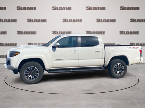 Used 2023 Toyota Tacoma TRD Sport w/ Technology Package image 2