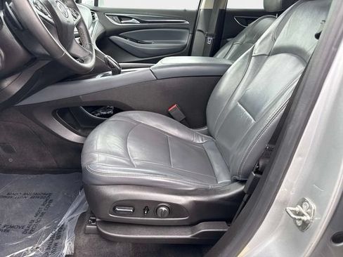 Used 2018 Buick Enclave Essence FWD image 16