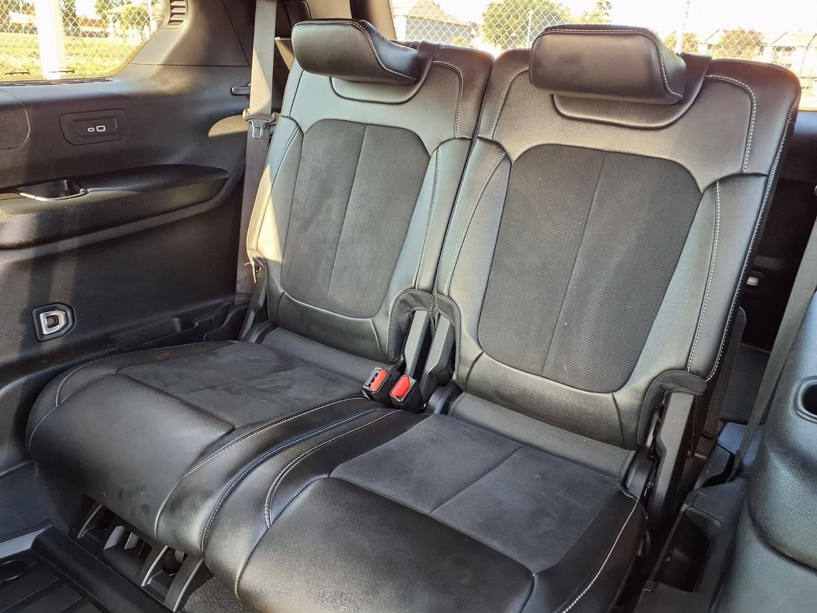 Used 2023 Jeep Grand Cherokee L Laredo AWD/4WD image 17