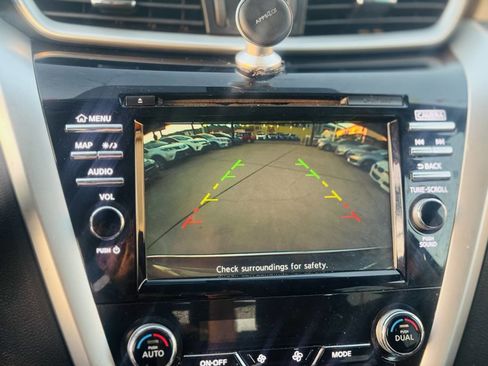 Used 2018 Nissan Murano SV image 32