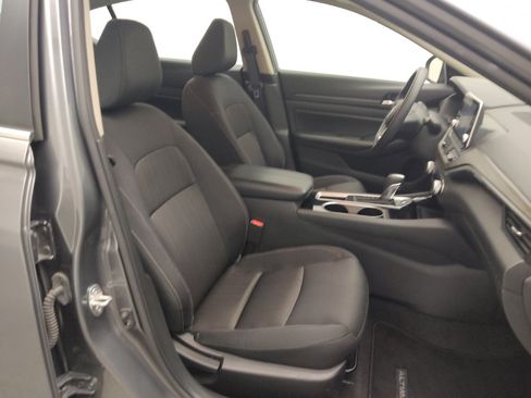 Used 2024 Nissan Altima 2.5 SV image 21