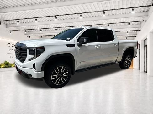 Used 2023 GMC Sierra 1500 AT4 w/ AT4 Premium Package AWD/4WD image 4