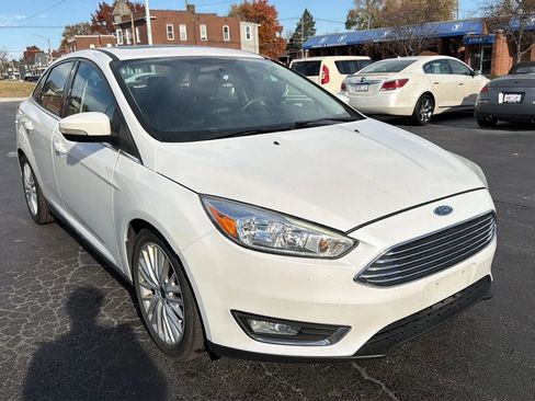 Used 2017 Ford Focus Titanium image 3