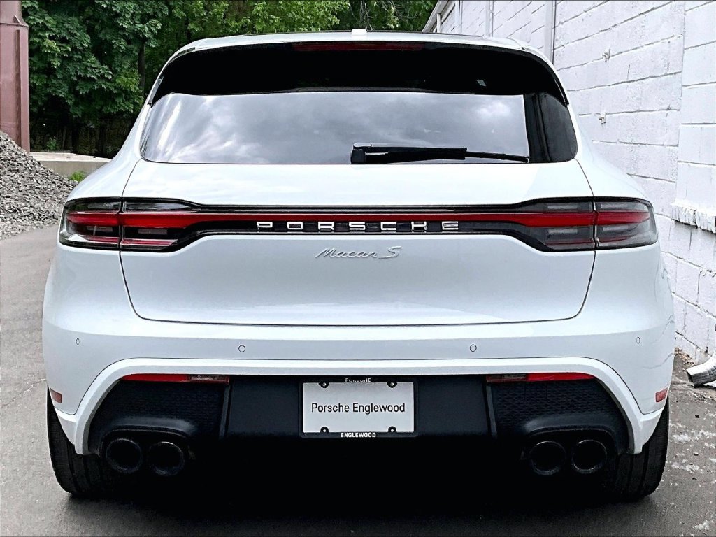 Certified 2023 Porsche Macan S AWD/4WD image 9