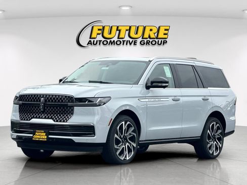 New 2026 Lincoln Navigator Reserve AWD/4WD image 7