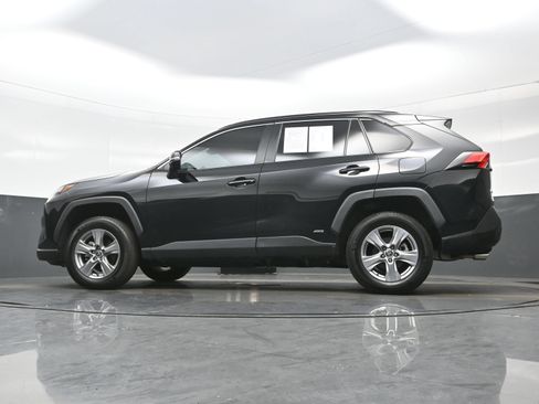 Used 2025 Toyota RAV4 XLE w/ Convenience Package AWD/4WD image 30
