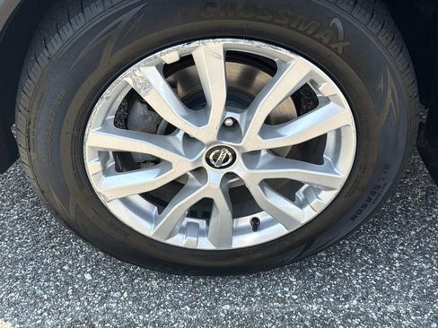 Certified 2020 Nissan Rogue Sport SV image 11