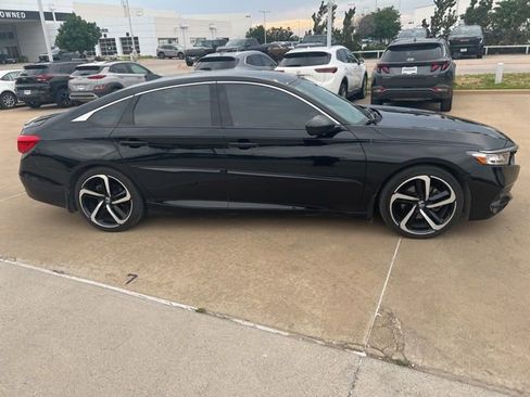 Used 2019 Honda Accord Sport image 3