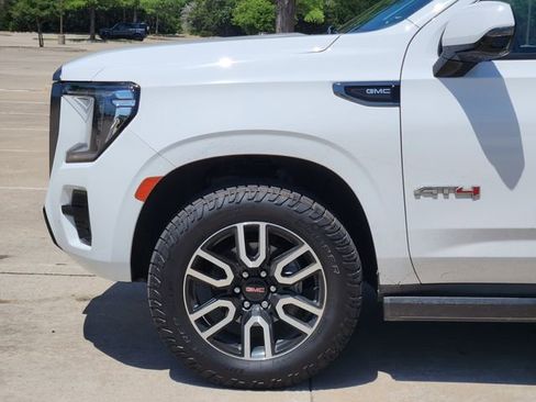 Used 2021 GMC Yukon AT4 w/ AT4 Premium Package AWD/4WD image 8