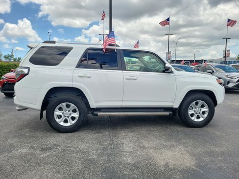 Used 2022 Toyota 4Runner SR5 RWD image 6